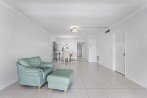 29 Yacht Club Drive #304, North Palm Beach FL - photo 6 of 44