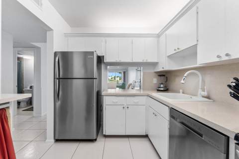 29 Yacht Club Drive #304, North Palm Beach FL - photo 10 of 44