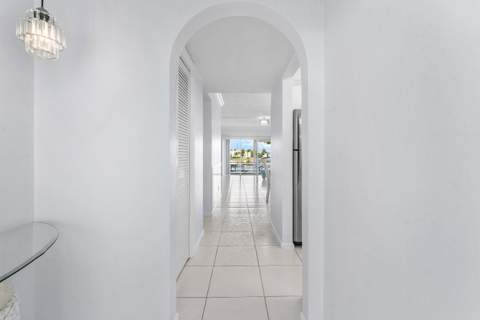 29 Yacht Club Drive #304, North Palm Beach FL - photo 11 of 44