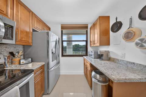 1719 Whitehall Drive #303, Davie FL - photo 6 of 59