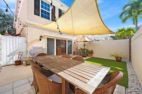 68 Live Oak Circle, Tequesta FL - photo 10 of 31