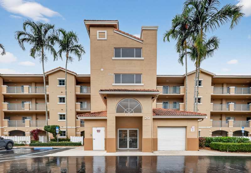 3 bedroom Condominium at 12547 Imperial Isle Drive #204, Coral Cove Condo, Boynton Beach — photo 1