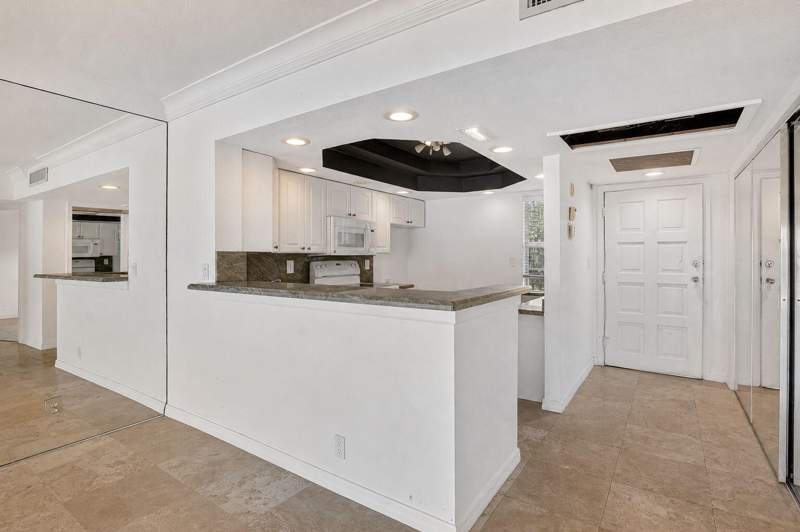 2 bedroom Condominium at 2871 N Ocean Boulevard #C309, San Remo Condo, Boca Raton — photo 4