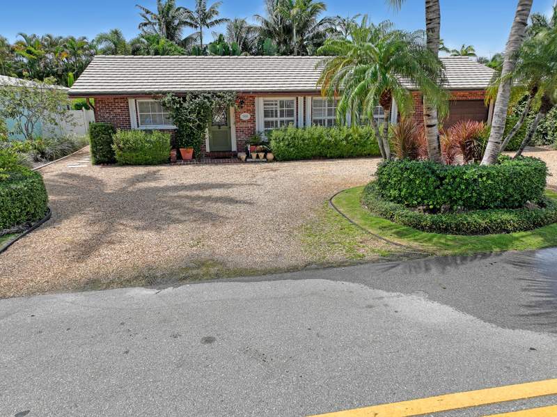 2 bedroom Single Family Residence at 306 Cascade Lane, Palm Beach Shores, Palm Beach Shores — photo 4