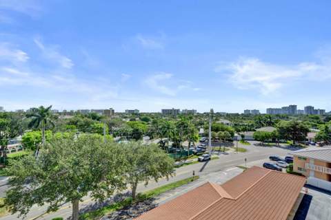 2500 NE 48th Lane #606, Fort Lauderdale FL - photo 7 of 37