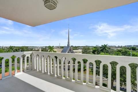 2500 NE 48th Lane #606, Fort Lauderdale FL - photo 9 of 37