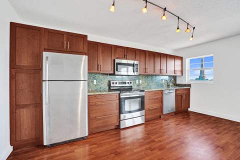 2500 NE 48th Lane #606, Fort Lauderdale FL - photo 17 of 37