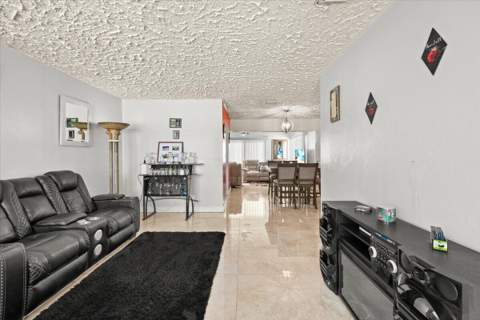508 NE 2nd Terrace, Deerfield Beach FL - photo 6 of 32