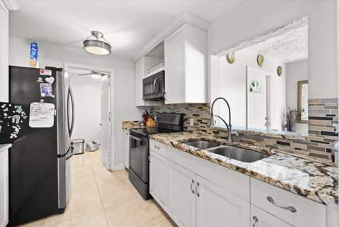 508 NE 2nd Terrace, Deerfield Beach FL - photo 10 of 32