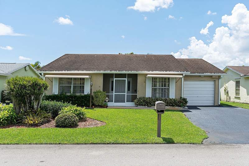 2 bedroom Single Family Residence at 7184 Pine Manor Drive, Lucerne Lake Homes, Lake Worth — photo 2