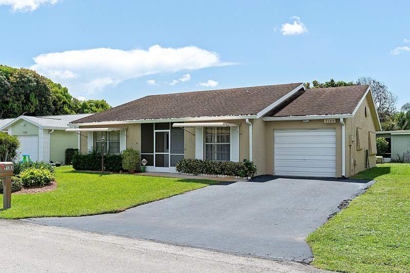 2 bedroom Single Family Residence at 7184 Pine Manor Drive, Lucerne Lake Homes, Lake Worth — photo 3