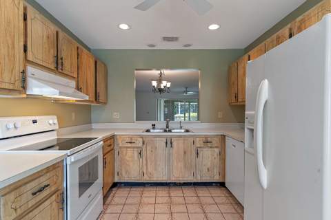 7184 Pine Manor Drive, Lake Worth FL - photo 9 of 47