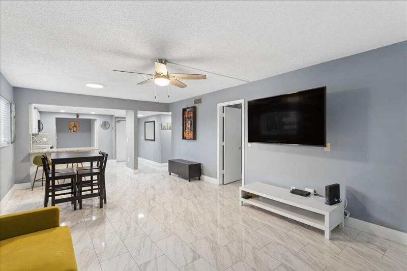 2 bedroom Condominium at 6600 Royal Palm Boulevard #215B, Royal Park Gardens I-B Condo, Margate — photo 3