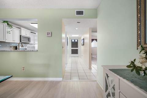4735 Lucerne Lakes Boulevard #402, Lake Worth FL - photo 6 of 37