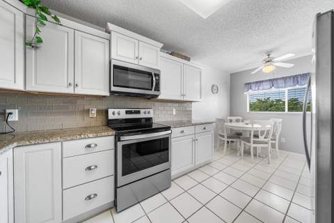 4735 Lucerne Lakes Boulevard #402, Lake Worth FL - photo 9 of 37