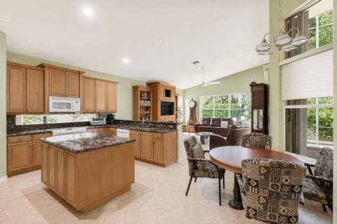8855 Majorca Bay Drive, Lake Worth FL - photo 9 of 72