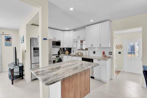 5221 NE 16th Avenue, Pompano Beach FL - photo 13 of 44