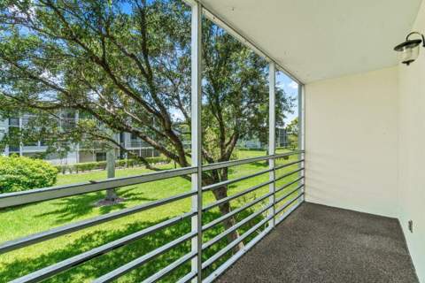 68 Suffolk B #680, Boca Raton FL - photo 17 of 26
