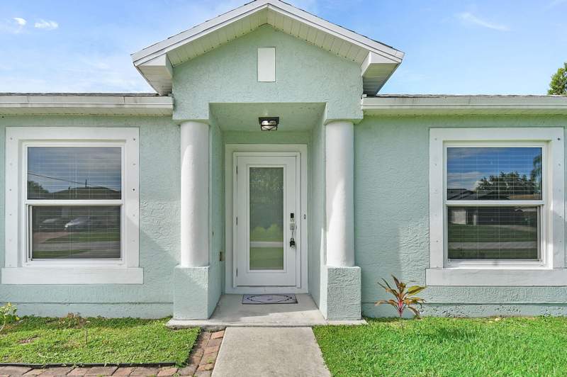 4 bedroom Single Family Residence at 1085 SW Majorca Avenue, Port St Lucie Section 15, Port St. Lucie — photo 5