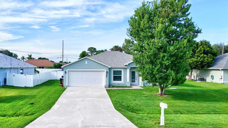 4 bedroom Single Family Residence at 1085 SW Majorca Avenue, Port St Lucie Section 15, Port St. Lucie — photo 3