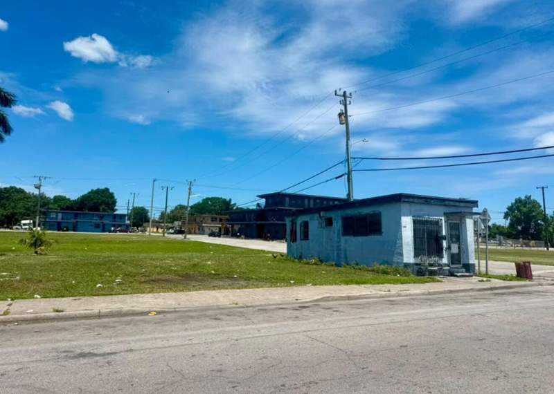 1 bedroom Single Family Residence at 300 SW 5th Street, Glade Sub Div, Belle Glade — photo 3