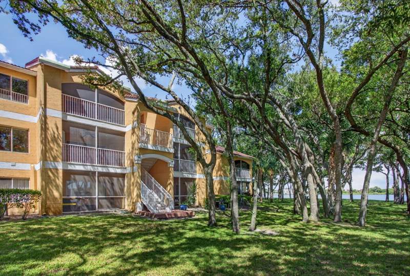 2 bedroom Condominium at 2425 NW 33rd Street #1309, Sailboat Pointe Condo, Oakland Park — photo 2