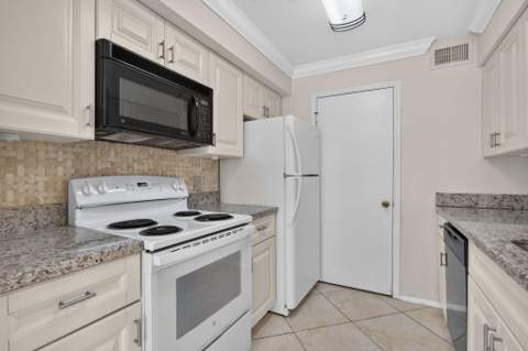 2425 NW 33rd Street #1309, Oakland Park FL - photo 13 of 45