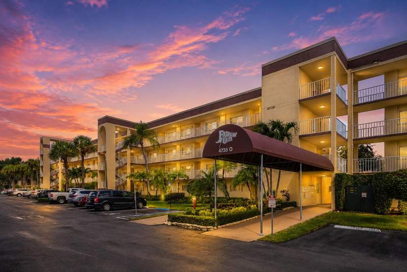 2 bedroom Condominium at 4735 Lucerne Lakes Boulevard #402, Fairway Club Condo, Lake Worth — photo 4