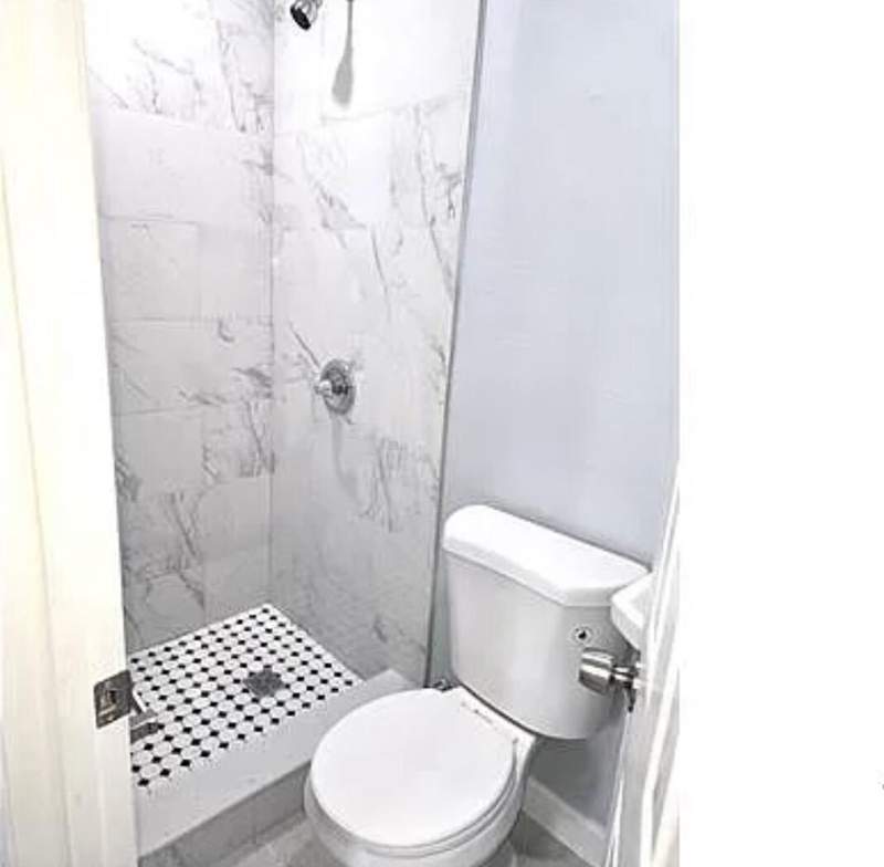 5 bedroom Single Family Residence at 1132 W 27th Street, Monroe Heights, Riviera Beach — photo 4