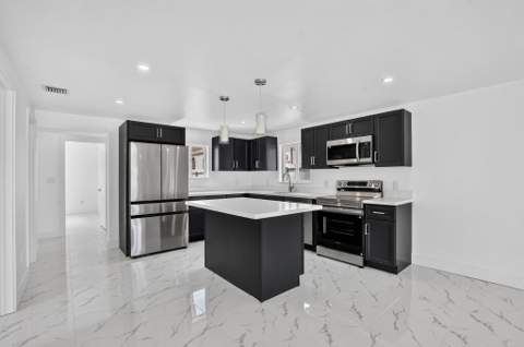 182 SW 6 Street, Deerfield Beach FL - photo 10 of 38