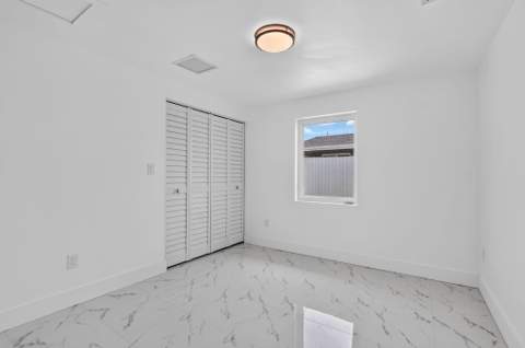 182 SW 6 Street, Deerfield Beach FL - photo 17 of 38