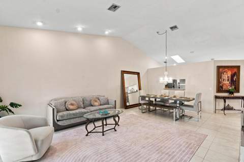 8088 Via Di Veneto, Boca Raton FL - photo 8 of 36