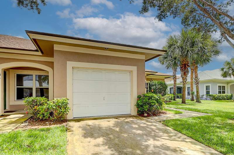 2 bedroom Condominium at 1858 Pelican Drive #A2, The Lakes At The Savannahs Condominium, Fort Pierce — photo 2