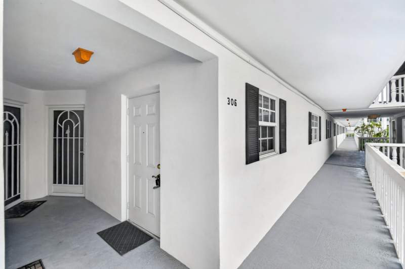 2 bedroom Condominium at 907 Marina Drive #Unit 306, Harbour Towers Condo, North Palm Beach — photo 3