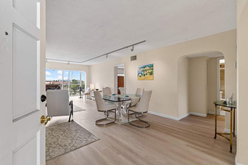 2 bedroom Condominium at 907 Marina Drive #Unit 306, Harbour Towers Condo, North Palm Beach — photo 4