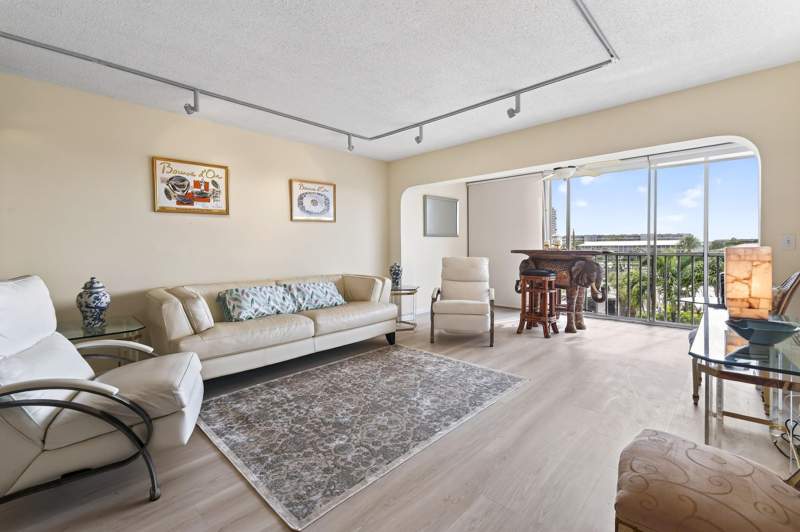 2 bedroom Condominium at 907 Marina Drive #Unit 306, Harbour Towers Condo, North Palm Beach — photo 2