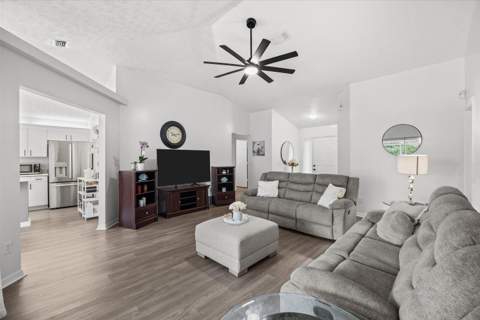 764 NE Eastlake Street, Port St. Lucie FL - photo 10 of 37