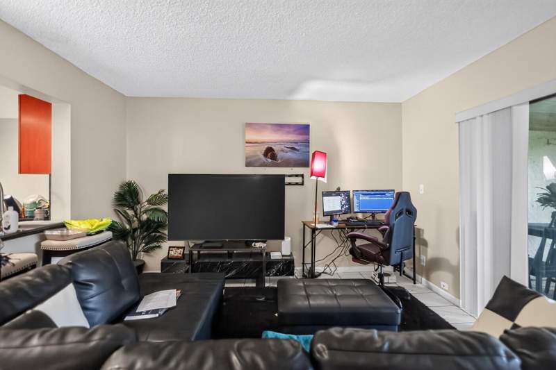 2 bedroom Townhouse at 3254 N Pine Island Road, Center Court Condominium, Sunrise — photo 2
