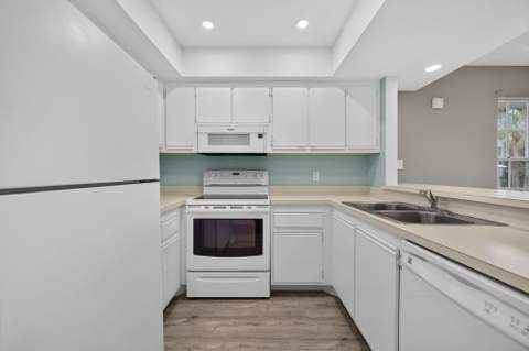 803 SE Central Parkway #9, Stuart FL - photo 12 of 45