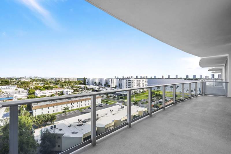 2 bedroom Condominium at 220 Lake Shore Drive #813, Nautilus 220 Condominium, Lake Park — photo 3
