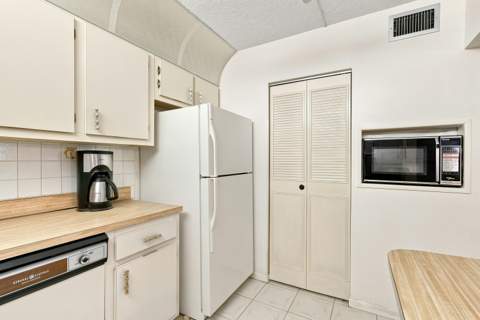 204 Pine Hov Circle #B-1, Greenacres FL - photo 12 of 27