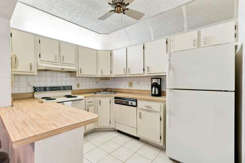 204 Pine Hov Circle #B-1, Greenacres FL - photo 13 of 27