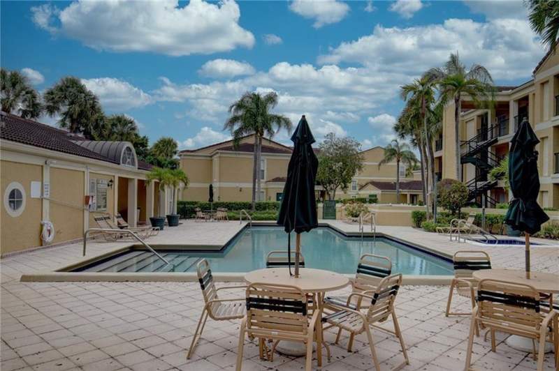 2 bedroom Condominium at 833 Riverside Drive #824, Savannah At Riverside Condo, Coral Springs — photo 3