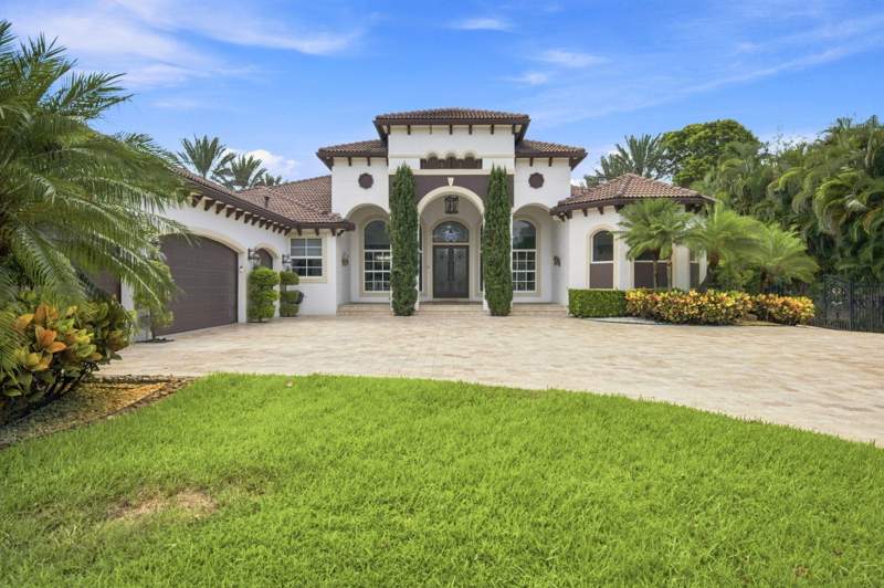 5 bedroom Single Family Residence at 4851 SW 111th Terrace, United Ranches, Davie — photo 3