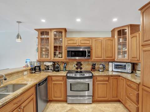 3050 NE 47th Court #305, Fort Lauderdale FL - photo 10 of 42