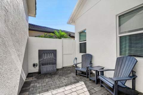 8843 Golden Mountain Circle, Boynton Beach FL - photo 11 of 142