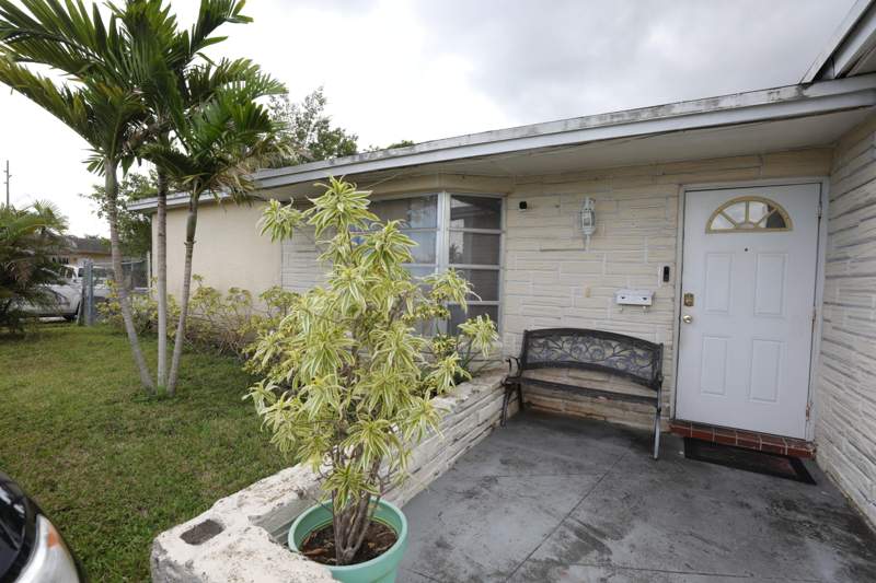 4 bedroom Single Family Residence at 3132 NW 39th Court, Oriole Estates Sec 8, Lauderdale Lakes — photo 5