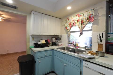 3132 NW 39th Court, Lauderdale Lakes FL - photo 9 of 39