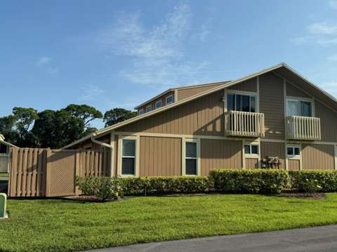 232 Maplecrest Circle, home for sale in Jupiter 33458