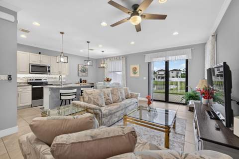3002 Butternut Lane, Riviera Beach FL - photo 13 of 45